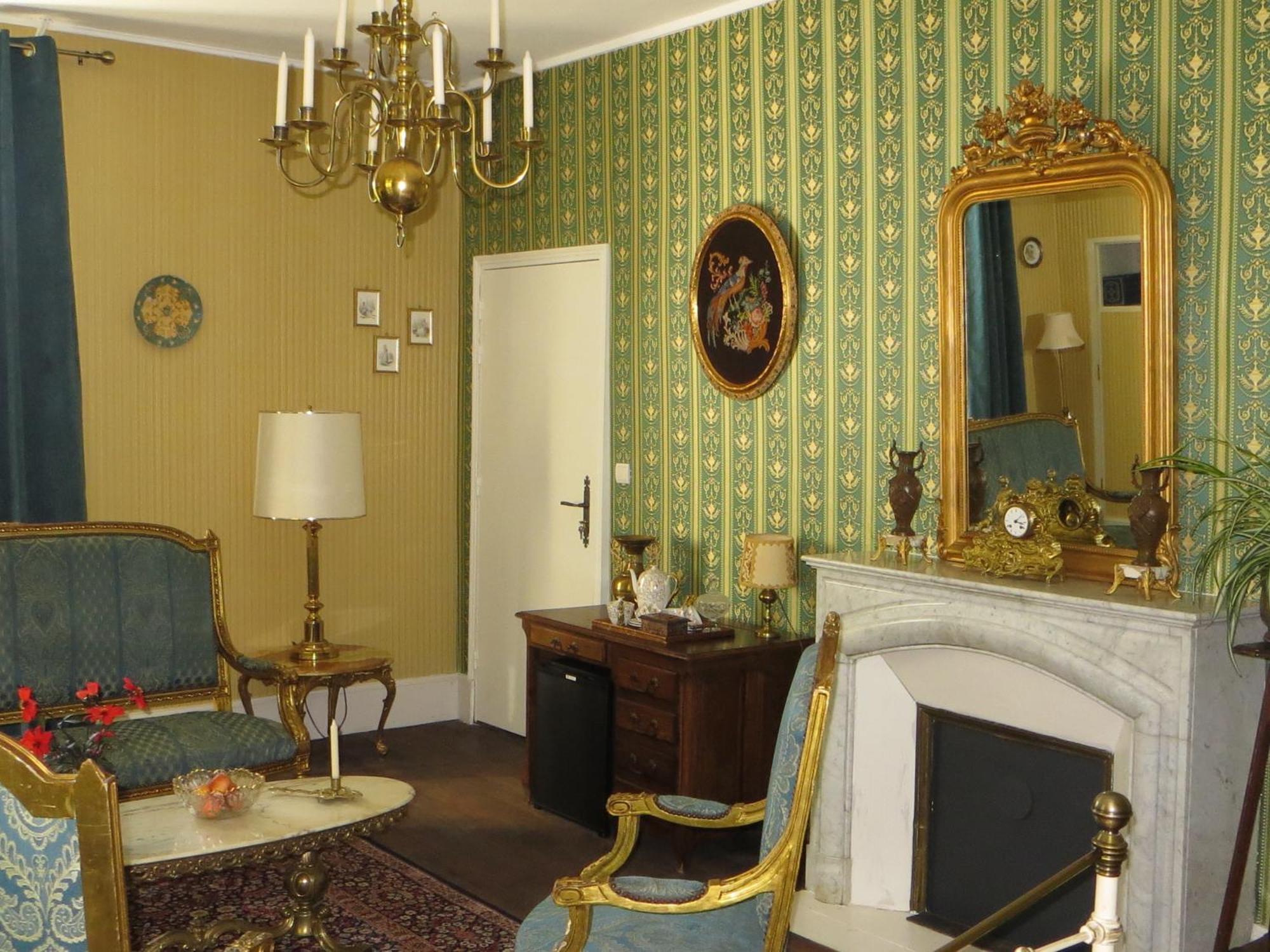 Le Bailli De Montsaugeon Bed & Breakfast 部屋 写真