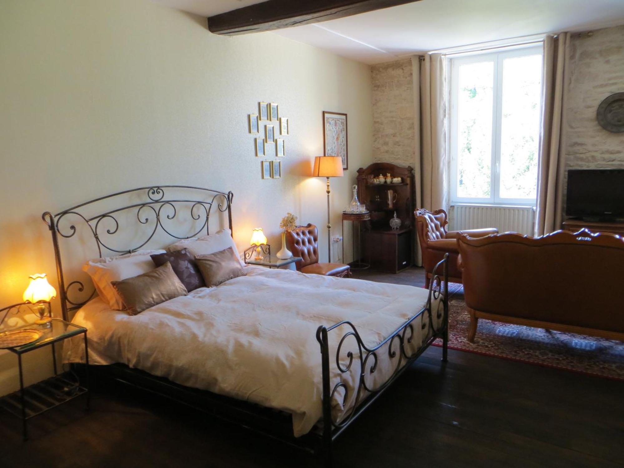 Le Bailli De Montsaugeon Bed & Breakfast 部屋 写真