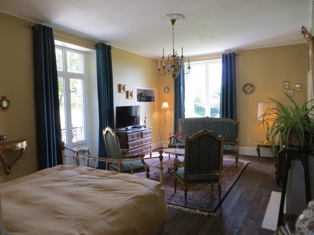 Le Bailli De Montsaugeon Bed & Breakfast 部屋 写真