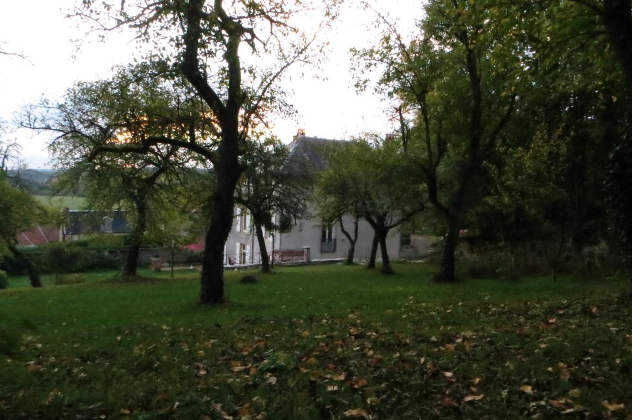 Le Bailli De Montsaugeon Bed & Breakfast エクステリア 写真