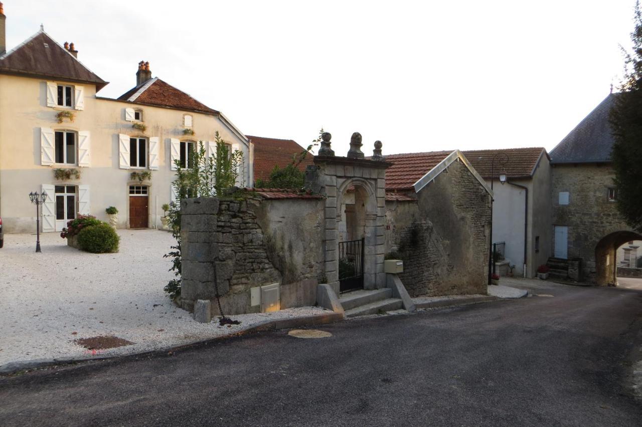 Le Bailli De Montsaugeon Bed & Breakfast エクステリア 写真